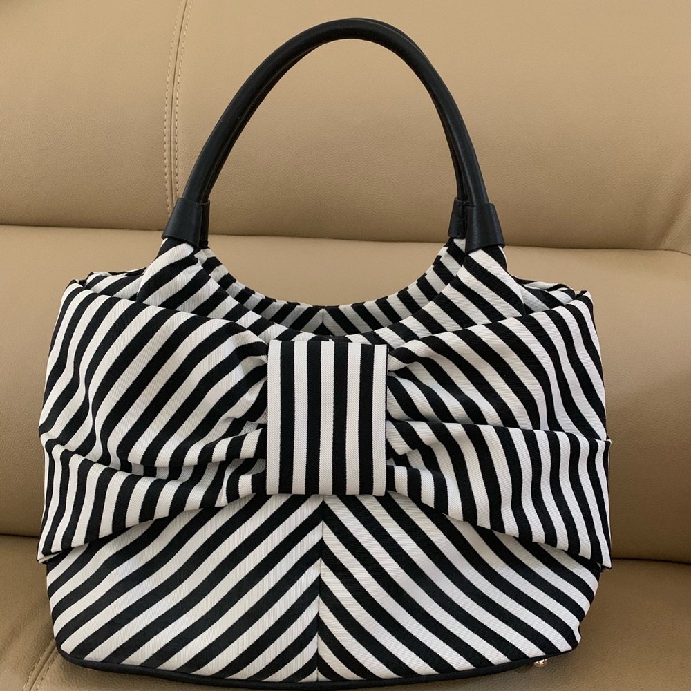 ❌SOLD❌Kate Spade Stripe Sutton Bow bag #PXRU4679💕